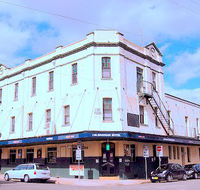 Caledonian Hotel - Accommodation Sunshine Coast