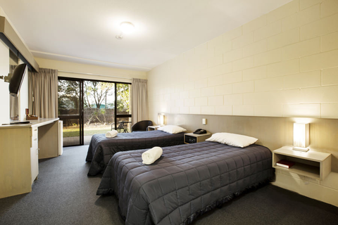 Kawana Waters Hotel - Accommodation Sunshine Coast 2