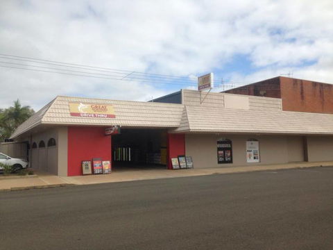 East End Hotel - Accommodation Sunshine Coast 0