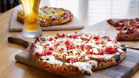 Alfresco Pizzeria & Wine Bar - Accommodation Sunshine Coast 1