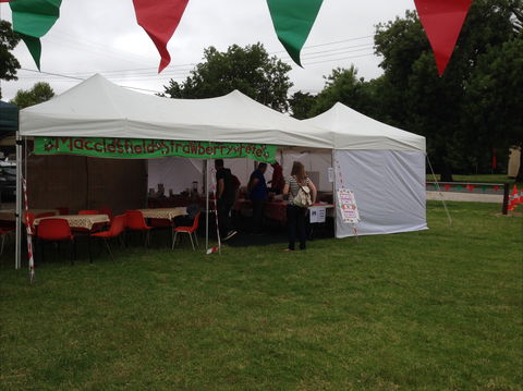 Macclesfield Strawberry Fete - Accommodation Sunshine Coast 0
