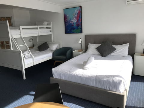 North Pier Hotel - Accommodation Sunshine Coast 5