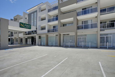 Quality Suites Pioneer Sands - Accommodation Sunshine Coast 3
