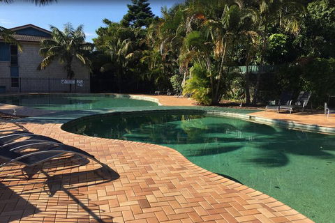 Aqualuna Beach Resort - Accommodation Sunshine Coast 3