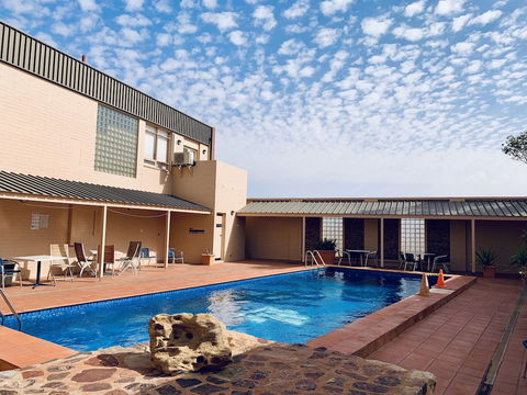 Desert Cave Hotel - Accommodation Sunshine Coast 6
