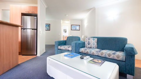 Burleigh On The Beach Holiday Apartments - Accommodation Sunshine Coast 6