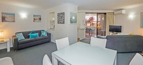 Burleigh On The Beach Holiday Apartments - Accommodation Sunshine Coast 5