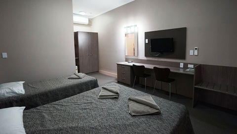 Bluestone Motor Inn - Accommodation Sunshine Coast 3