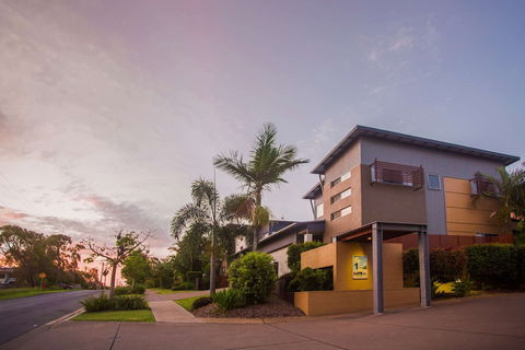 Best Western Plus Quarterdecks Retreat - Accommodation Sunshine Coast 1