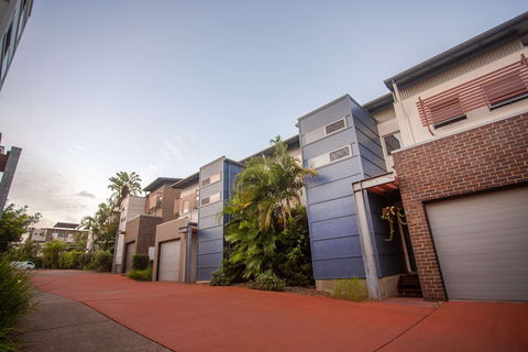 Best Western Plus Quarterdecks Retreat - Accommodation Sunshine Coast 0
