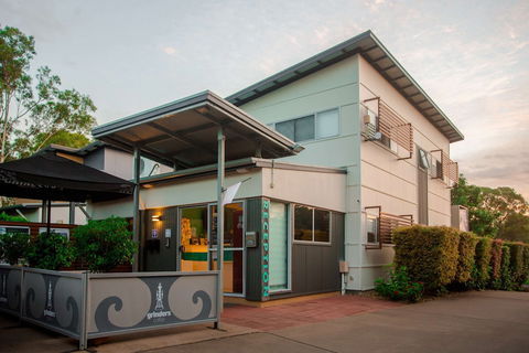 Best Western Plus Quarterdecks Retreat - Accommodation Sunshine Coast 2