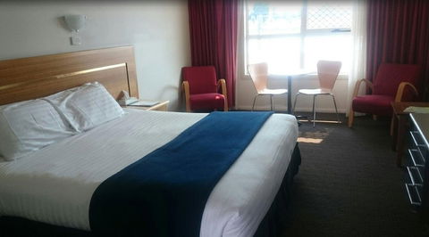 Edgewater Hotel - Accommodation Sunshine Coast 2