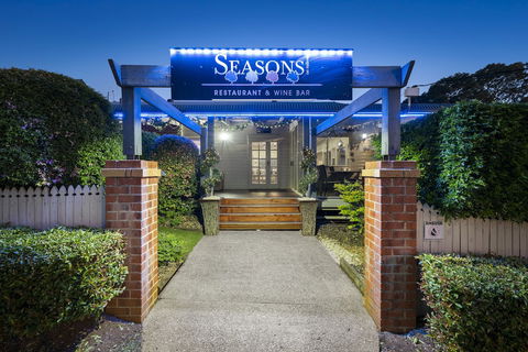 Ambassador On Ruthven - Accommodation Sunshine Coast 0