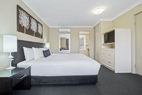 Ambassador On Ruthven - Accommodation Sunshine Coast 6