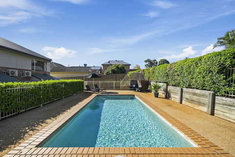 Ambassador On Ruthven - Accommodation Sunshine Coast 2