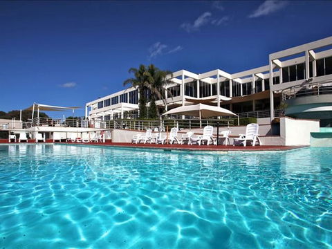 Opal Cove Resort - Accommodation Sunshine Coast 0