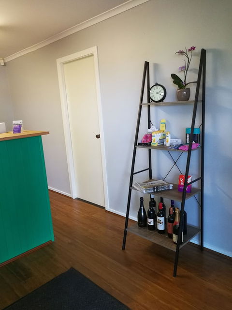 Lakeside Lodge Motel - Accommodation Sunshine Coast 3