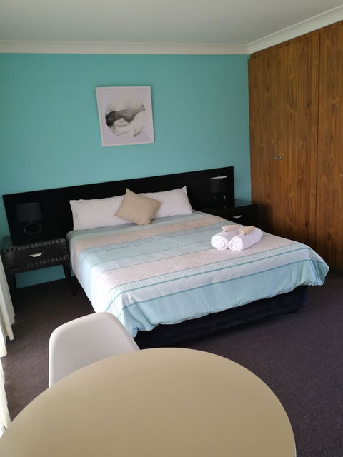 Lakeside Lodge Motel - Accommodation Sunshine Coast 5