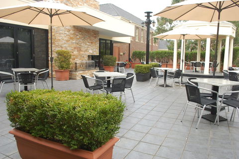 Canterbury International Hotel - Accommodation Sunshine Coast 1