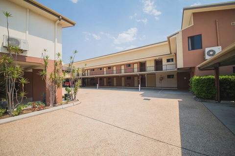 Rocky Resort Motor Inn - Accommodation Sunshine Coast 1