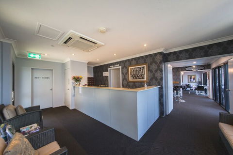 Rocky Resort Motor Inn - Accommodation Sunshine Coast 7