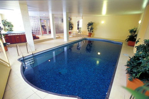 Adelaide Royal Coach - Accommodation Sunshine Coast 1