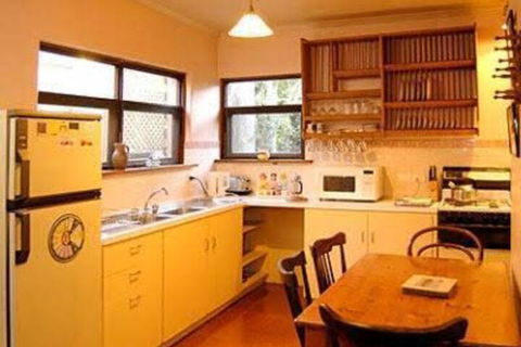 Sussex Cottage - Accommodation Sunshine Coast 3