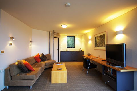Edge Of The Bay Resort - Accommodation Sunshine Coast 3
