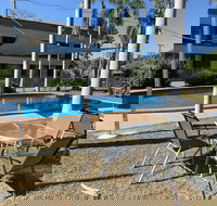 Pine Tree Motel - Accommodation Sunshine Coast