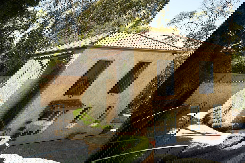 Barretta TAS Accommodation Sunshine Coast