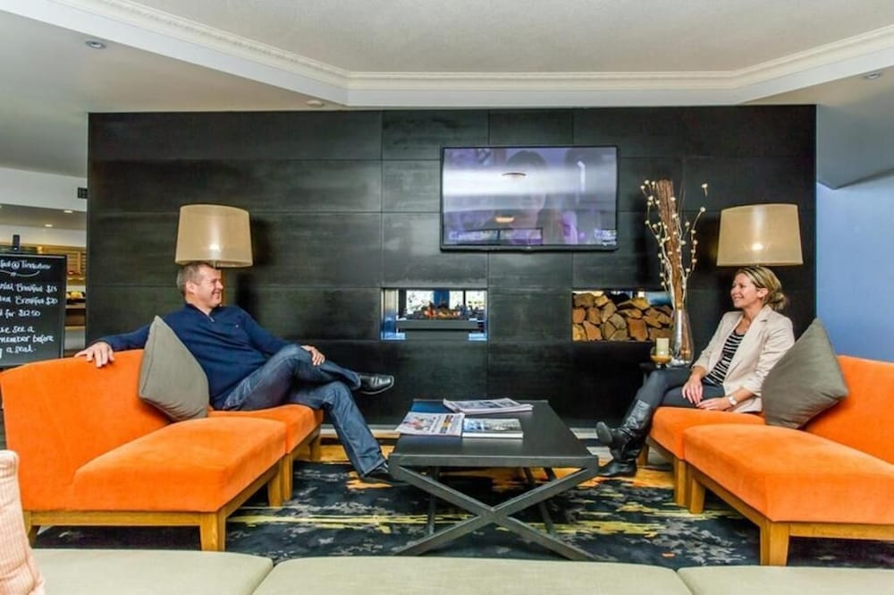 Chisholm ACT Accommodation Sunshine Coast
