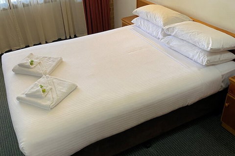 Aviators Lodge Motel - Accommodation Sunshine Coast 7