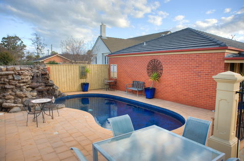 The Georgian Motor Lodge - Accommodation Sunshine Coast 4