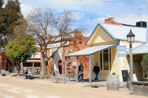 The Georgian Motor Lodge - Accommodation Sunshine Coast 1