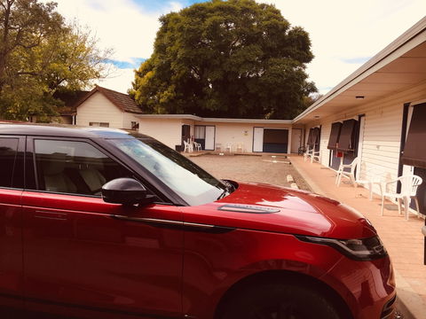 Red Cedar Motel - Accommodation Sunshine Coast 2