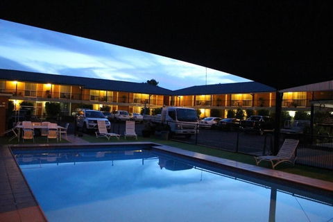 Golden West Motor Inn - Accommodation Sunshine Coast 4