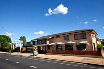 Golden West Motor Inn - Accommodation Sunshine Coast 1