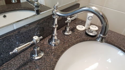 Victoria House Motor Inn - Accommodation Sunshine Coast 3