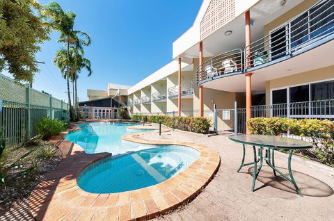Tropical Queenslander - Accommodation Sunshine Coast 3