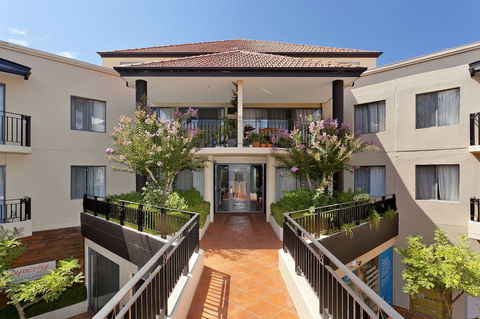 Astra Apartments - The Griffin - Accommodation Sunshine Coast 0
