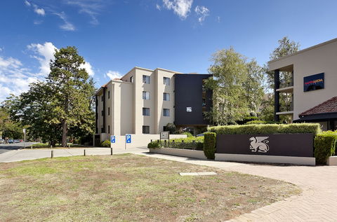Astra Apartments - The Griffin - Accommodation Sunshine Coast 2