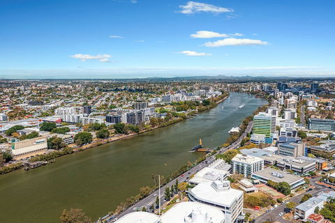 Central Cosmo Apartments - Accommodation Sunshine Coast 1