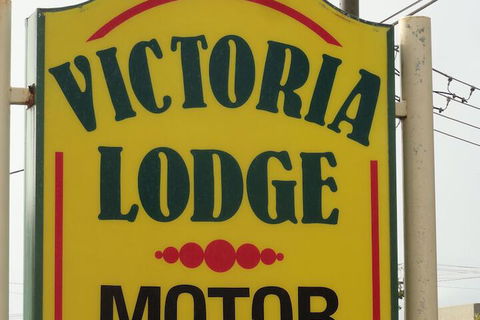 Victoria Lodge Motor Inn & Apartments - Accommodation Sunshine Coast 1