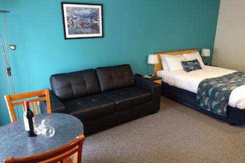 Victoria Lodge Motor Inn & Apartments - Accommodation Sunshine Coast 0