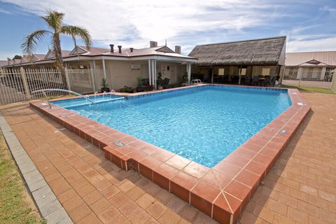 Bunbury Apartment Motel - Accommodation Sunshine Coast 2
