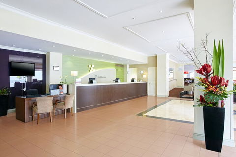 Holiday Inn Darling Harbour, An IHG Hotel - Accommodation Sunshine Coast 6