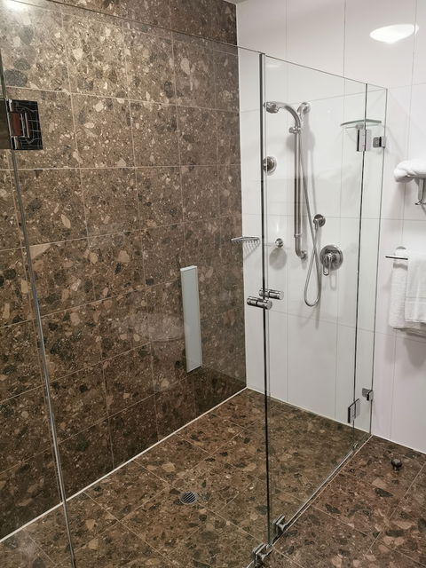 Majestic Roof Garden Hotel - Accommodation Sunshine Coast 5