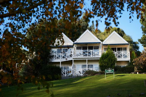 Lake House Daylesford - Accommodation Sunshine Coast 0