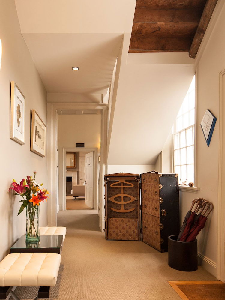 Moogara TAS Accommodation Sunshine Coast