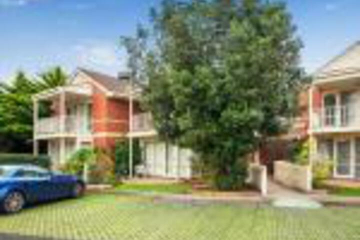 Ivanhoe VIC Accommodation Sunshine Coast